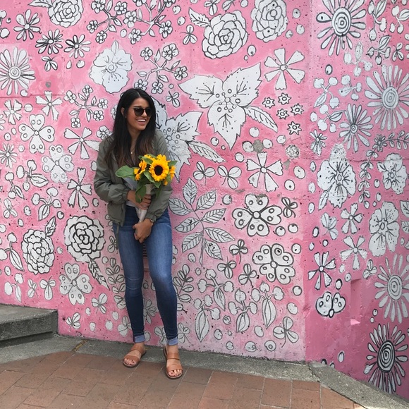 Meet your Posher, Diana - Picture 1 of 1